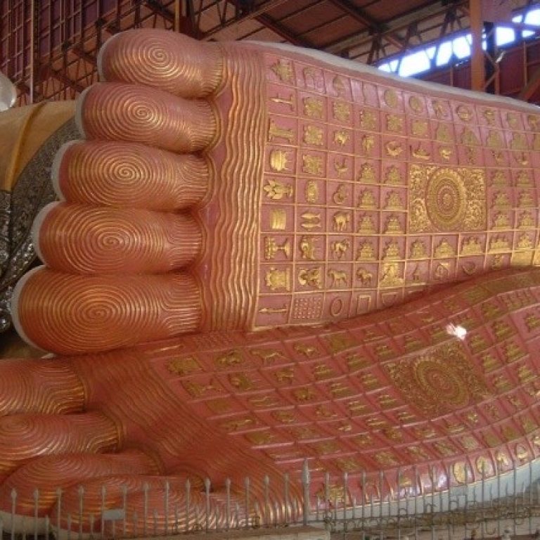 Pieds de Bouddha, trouvé en Chine